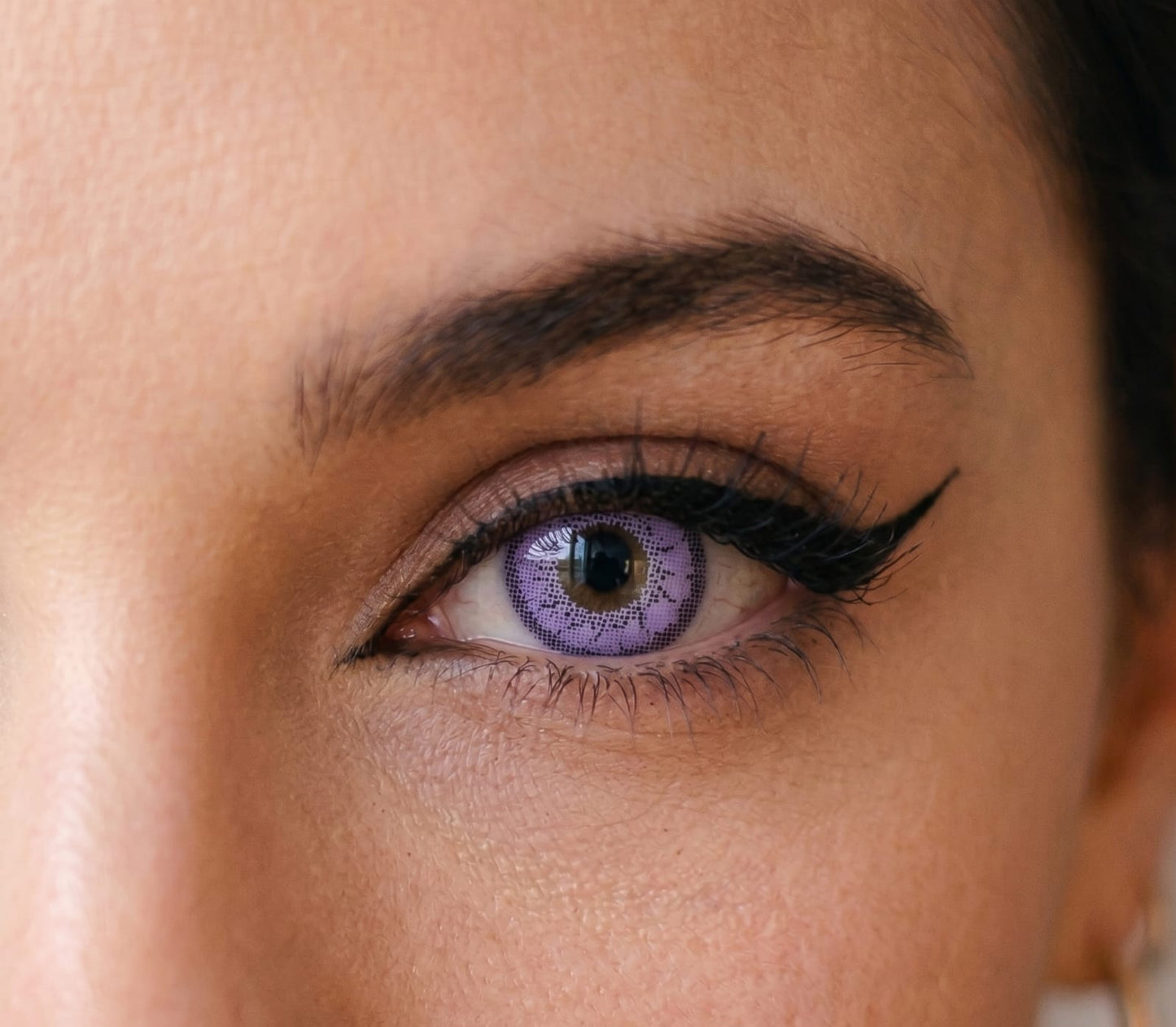 Sparkling Violet contact lens close-up eye shot