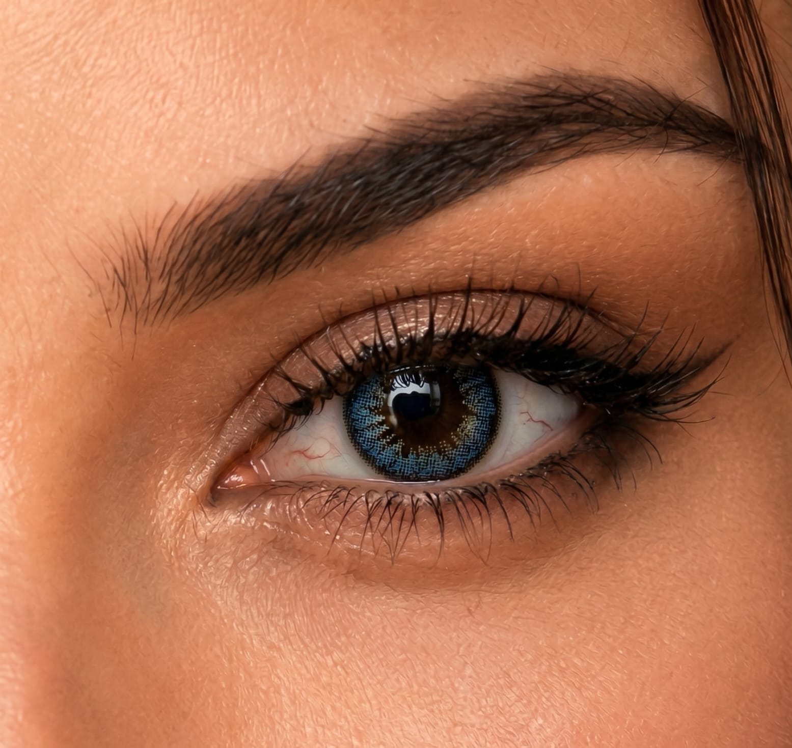 Classy Aqua contact lens close-up eye shot