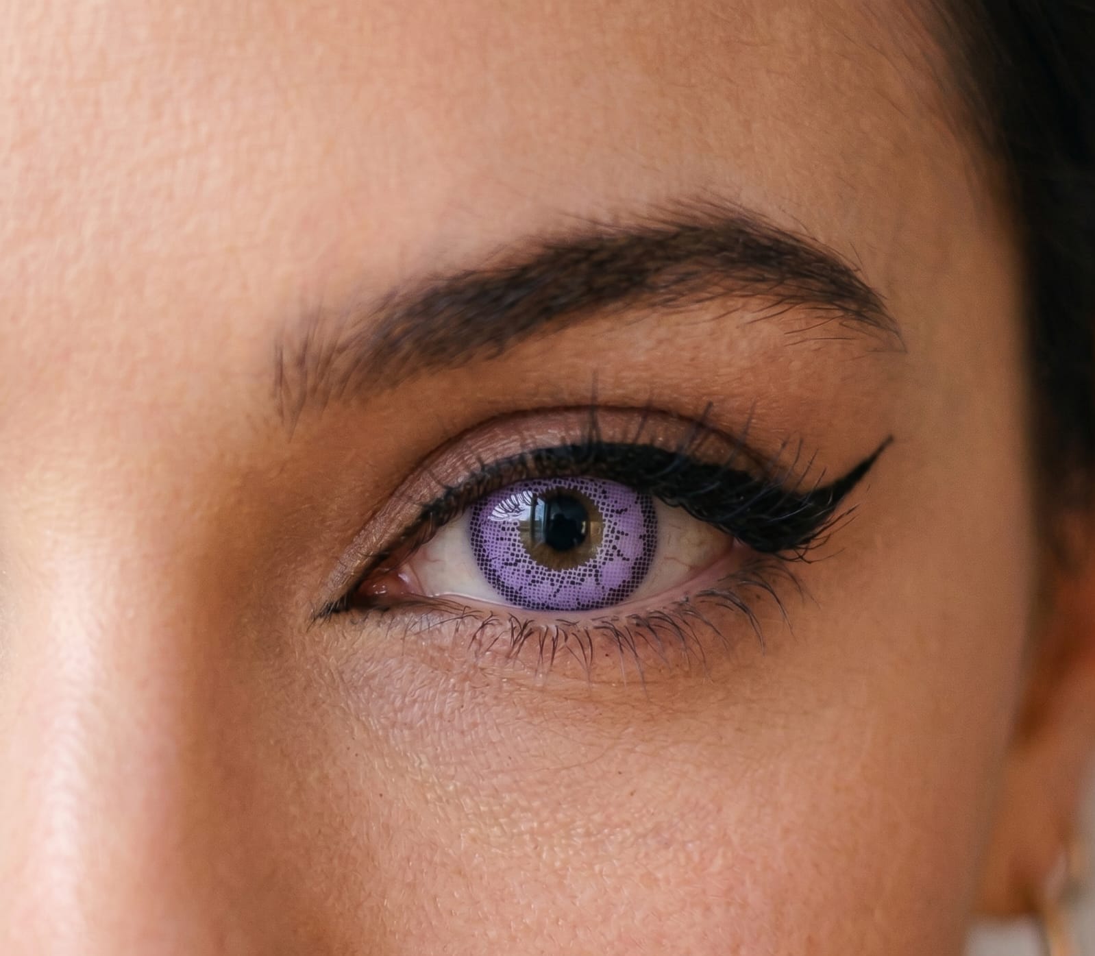Sparkling Violet contact lens close-up eye shot